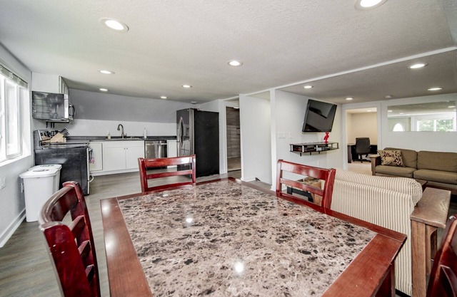 Spacious 2 BR Flamingo Suite - Minutes from Mayo!