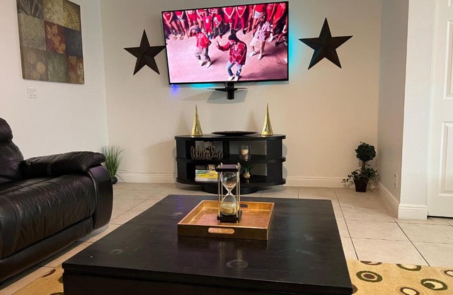 Spacious 2bedroom Townhouse Miramar