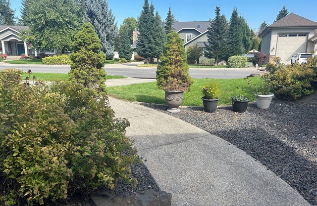 Spacious 2BR Apt located on Highlands Golf Course in Beautiful Post Falls Idaho.
