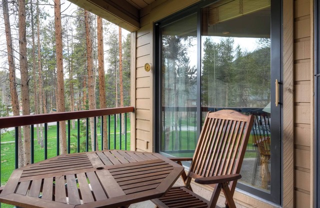 Spacious 2Br Condo in Sleeps up to 6. by RedAwning