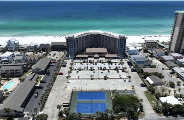 Spacious 3-bedroom condo end unit with wrap around balconyn6th floor west view