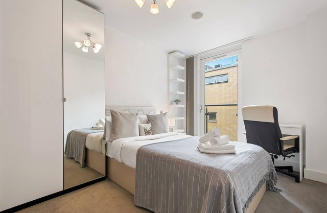 Spacious 3 Bed Apartment in Angel