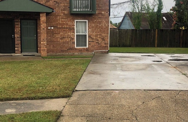 SPACIOUS 3 BEDROOM TOWNHOUSE - 5 MINS TO DOWNTOWN/FR QUARTER