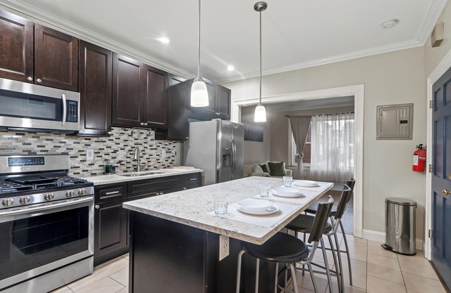 Spacious 3-bedroom apartment with AC in North Bergen close to NYC
