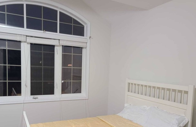 Spacious 3 BR Home Getaway - Fully Furnished