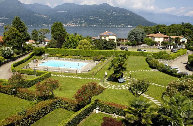 Spacious 3-room apartment in a beautiful resort with pool