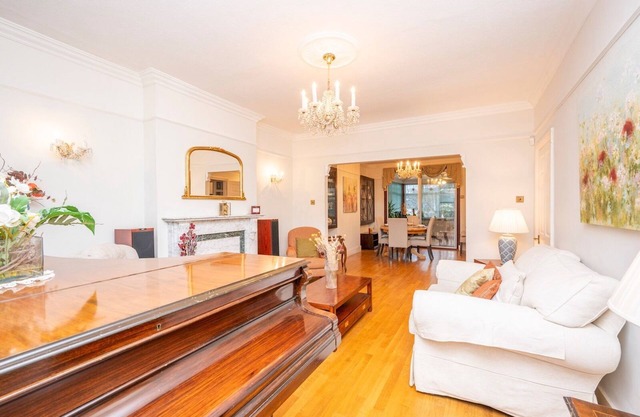 Spacious 3bedroom house near Crystal Palace London | Pass the Keys