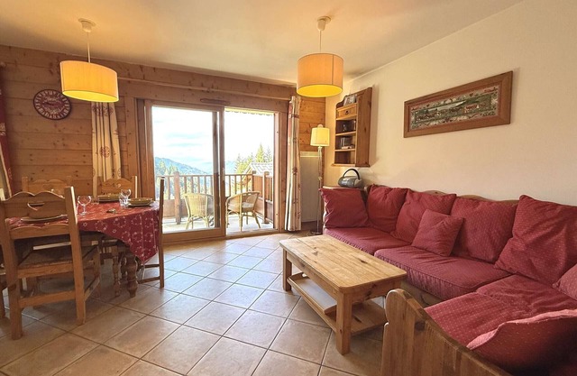 Spacious 3BR Apartment with Pool Access, Balcony & Garage in Crest-Voland