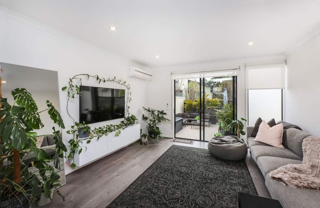 Spacious 3BR Family Home with Backyard, Fast WiFi, and Free Carpark