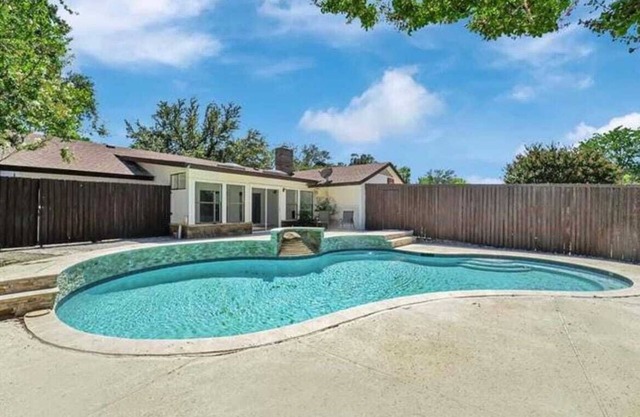 Spacious 3BR Oasis Pool, Fire Pit & Family Fun