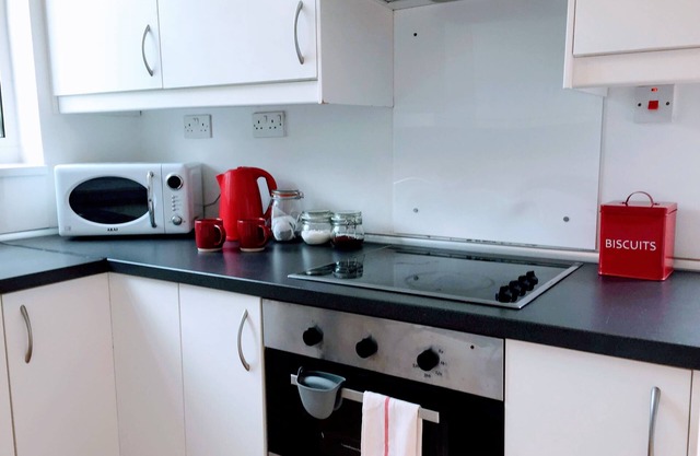 Spacious 4 bed home from home near Warwick Uni, Coventry, NEC