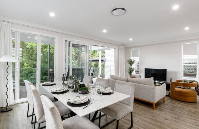 Spacious 4-Bedroom Bardon Retreat Across 2 Levels