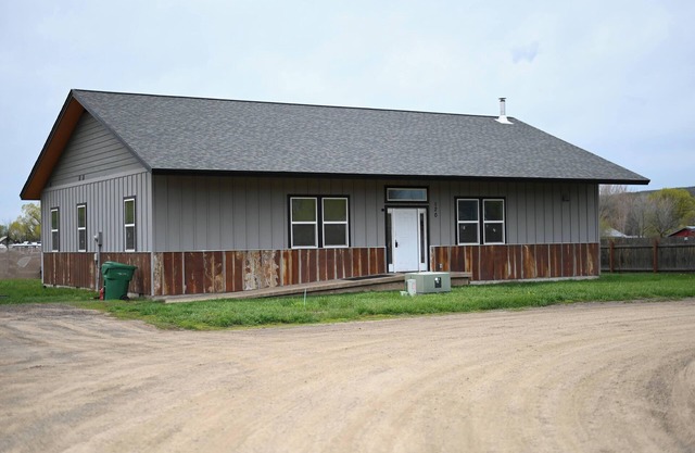 Spacious 4-bedroom house in charming Council with WiFi, AC, 80% ADA compliant.