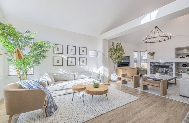 Spacious 4-bedroom house with AC, WiFi in marvelous Aurora