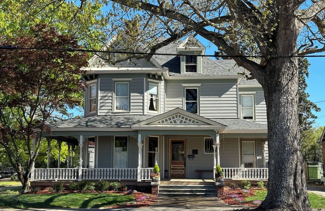 Spacious 4-bedroom house in charming Wilson with AC, WiFi