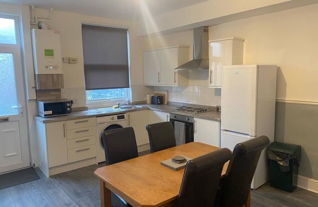 Spacious 4 bedroom Townhouse