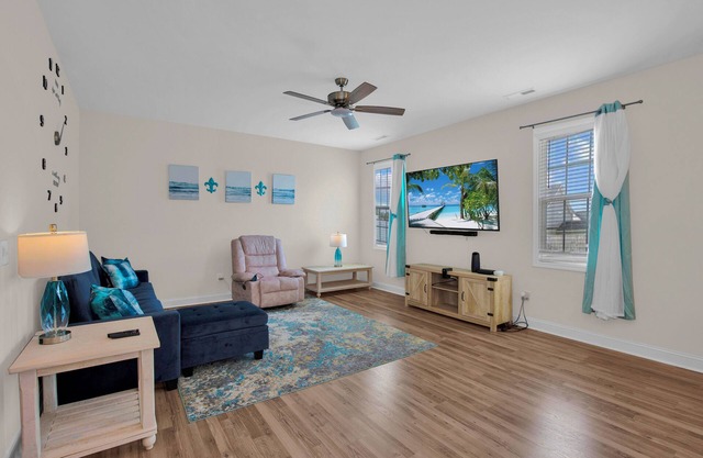 Spacious 4-bedroom house, 20 min to Fort Liberty!