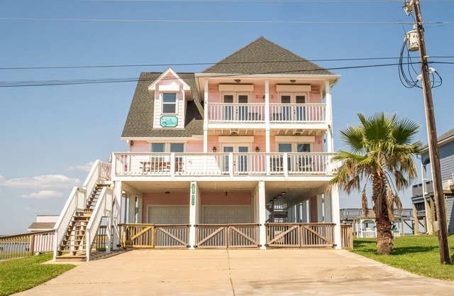 Spacious 4 Bedroom Waterfront Home with Beach Views, Private Pier & Boat Slip!