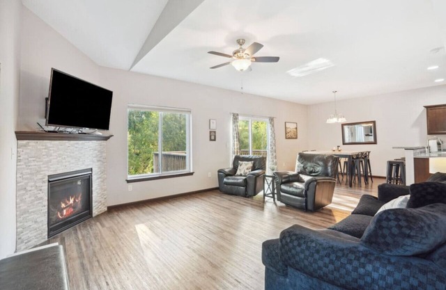 Spacious 4 BR Home Convenient Location