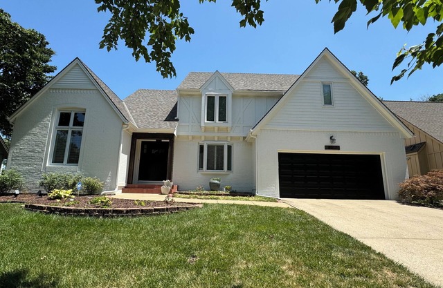 Spacious 4 BR house; quiet suburb with amazing hwy access!