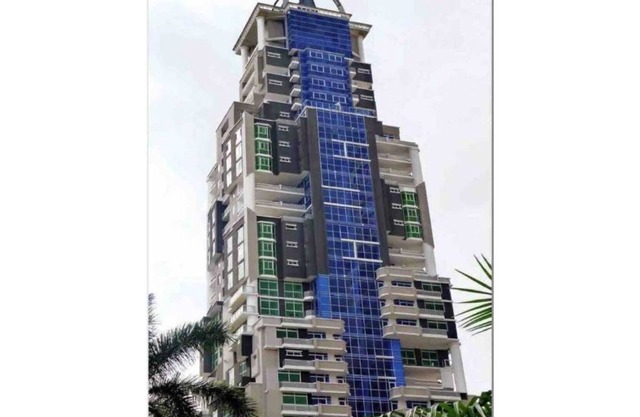 Spacious 4bed/3bath condo with balcony, city views, airport pickup and breakfast