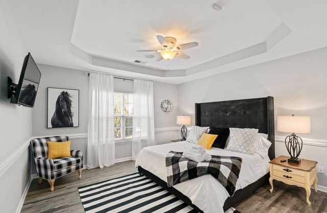 Spacious 4BR Home – Near HPU, Market & Dining – Family & Business Ready!