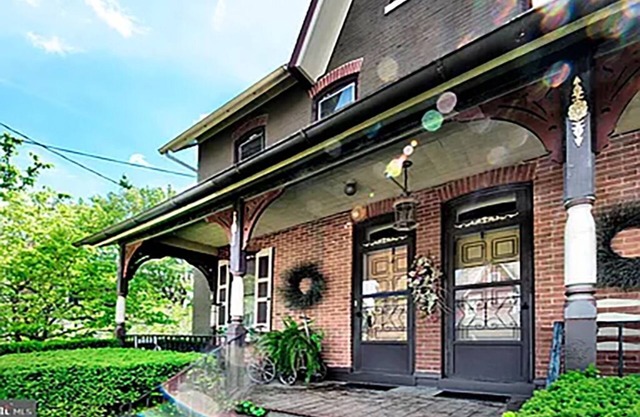 Spacious 5-bedroom house with WiFi and AC in charming Bucks County PA