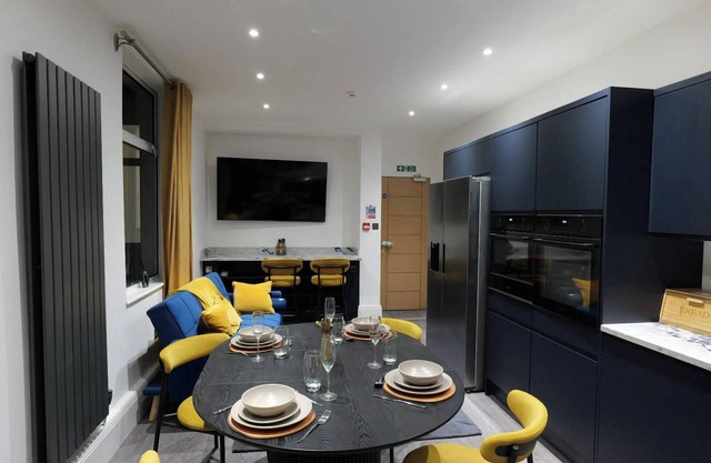 Spacious 5-bedroom All Ensuite luxurious house in lovely Liverpool