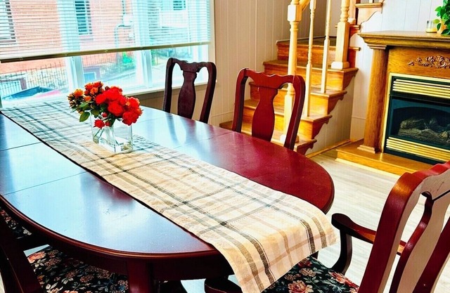 Spacious 5-bedroom apartment in charming Ashland with WiFi