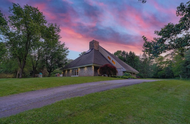 Spacious 5-bedroom estate in wonderful Lititz with AC, WiFi
