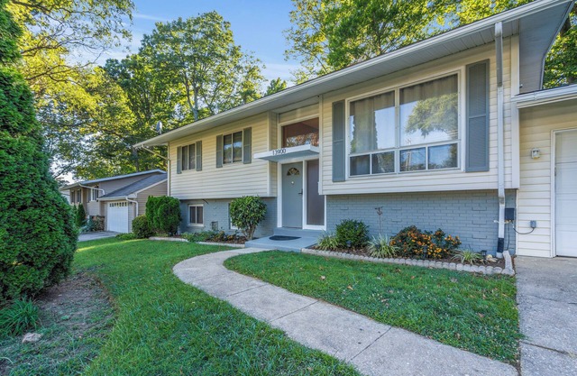 Spacious 5-Bedroom House in Rockville Fast WiFi, Gaming Area & Fenced Yard