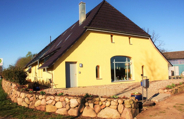 Spacious 5-star apartment on the Reuterteich farm in a secluded location