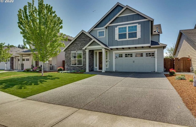 Spacious 5BR Retreat, Hot Tub, Sleeps 12, Pets