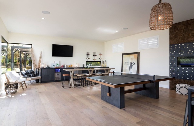 Spacious 6-bdrm Resort home in Scottsdale , Sleeps 16+ fitness room, Pickleball