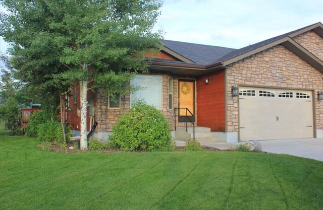 Spacious 6 Br Townhome Near Ski Hill Road