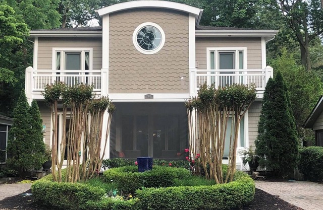 Spacious 6BR Home in Quiet Pines – Perfect for Large Families & Groups!