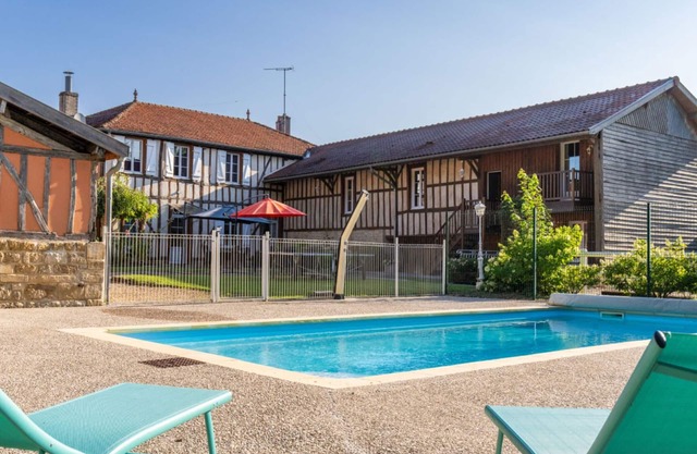 Spacious 8BR Villa with Heated Pool, Games, and Nearby Nature Trails