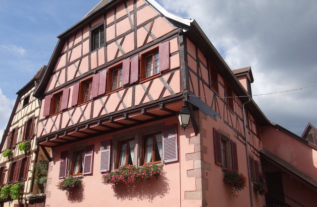 Spacious air-conditioned gîte for 2 to 4 people