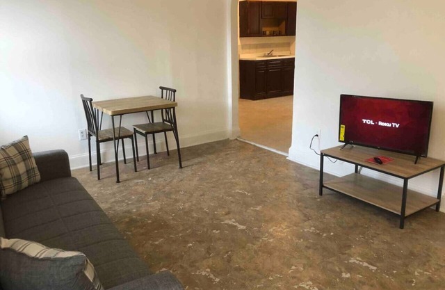 Spacious and bright 2 bedroom apartment with 1 bathroom and private street entrance
