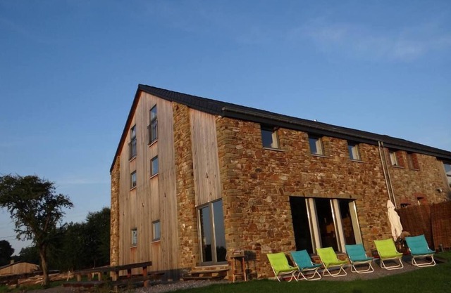 Spacious and comfortable gîte with garden and very nice view