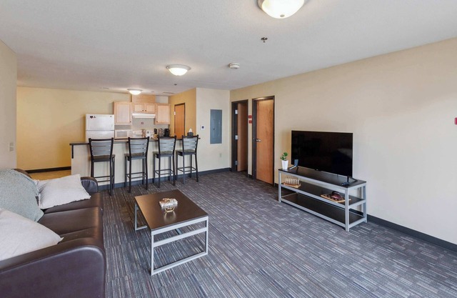 Spacious and Modern Stay to Relax & Recharge