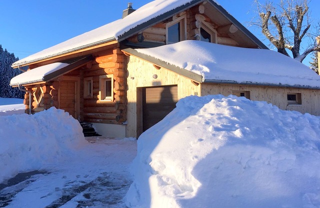 Spacious and quiet chalet - sleeps 6 - 4 stars - 120m2