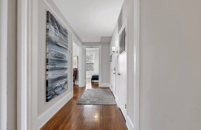 Spacious and Sunlit 2 Bedroom Near Eden Park