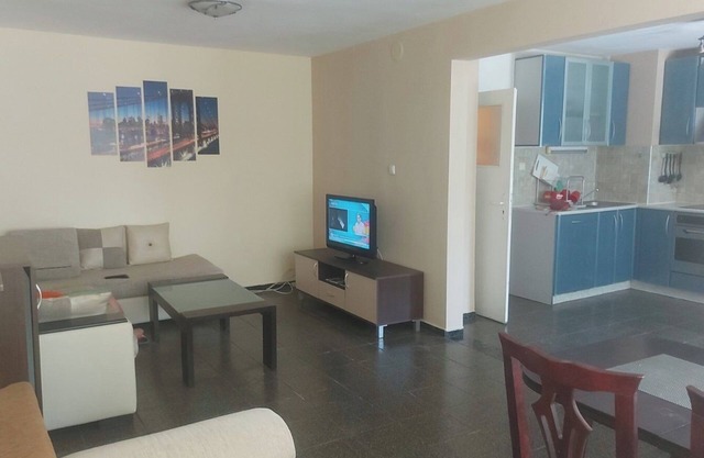 Spacious and sunny 6-bedroom apartment with AC ,WiFi in the center of Ruse