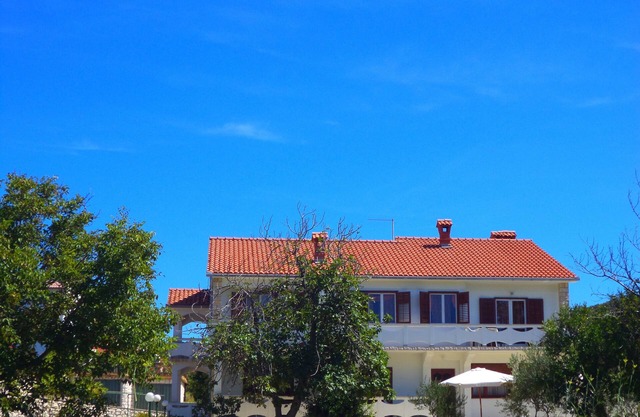 Spacious And Sunny Apartment, Island Rab