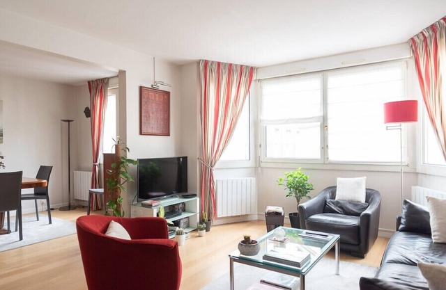 Spacious apartment - near Bois de Vincennes