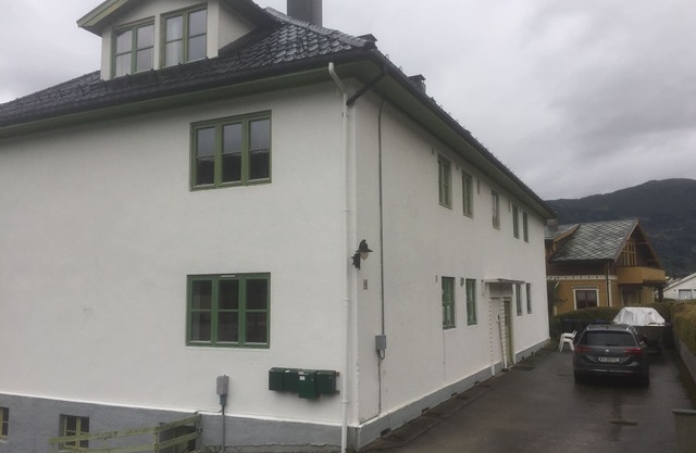 Spacious apartment in Sogndal center. Short road to mountain and fjord.