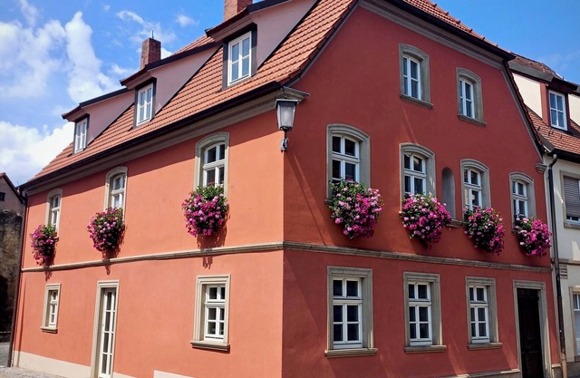 Spacious apartment in a listed building in the old town of Zeil am Main