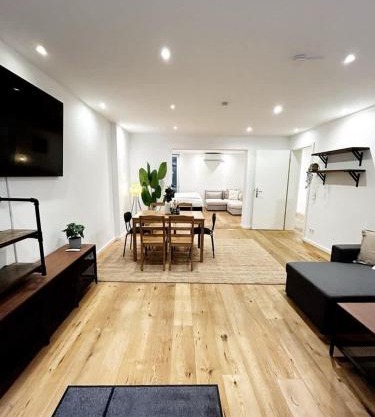 Spacious Apartment for 12 in Hamburg