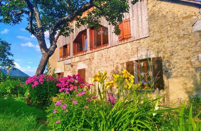 Spacious apartment in LA ROCHE AUX FEES with sauna and gym